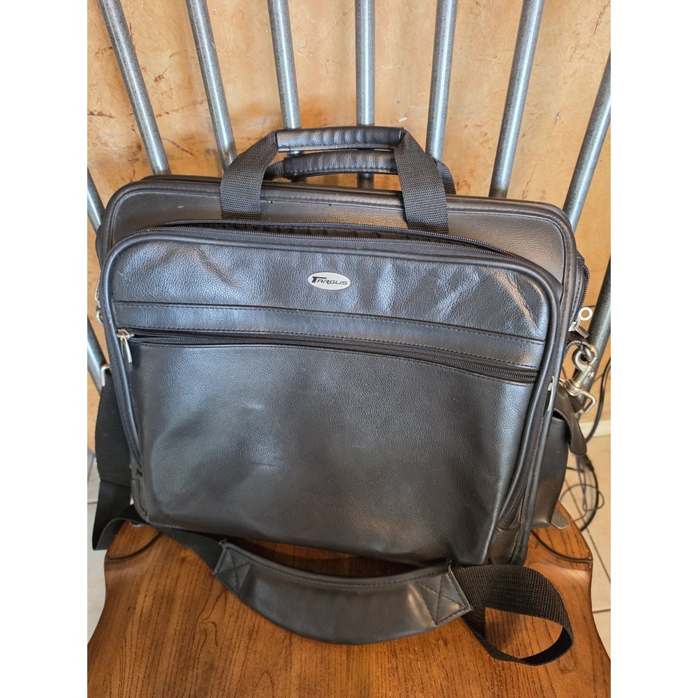 Targus Leather Laptop Computer Messenger Bag Black Shoulder Strap 15x13